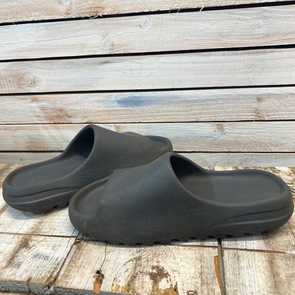 Adidas Yeezy Onyx Black Foam Slide Sandals Mens Size 10 US main image 5